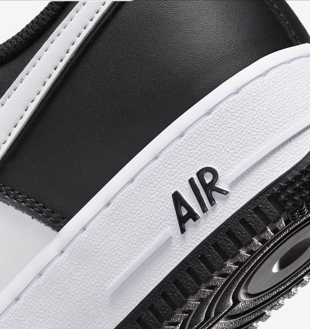 Nike Air Force 1 '07 Panda